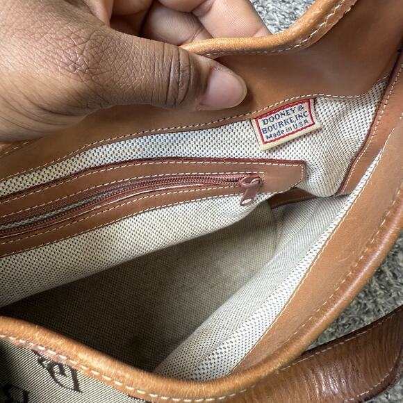 Y2K Vintage Dooney & Bourke Signature Crescent Shoulder Bag Hobo L806 Brown VTG - Picture 12 of 15